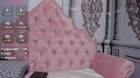 Snapshot of daphne_fox_ chatting on 02-10-25, 03:32 Daphne  online show from 02-10-25, 03:32