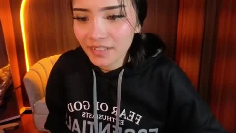 daphne_nicole_b online show from 05-06-26, 01:16