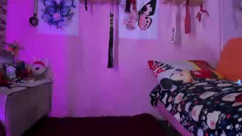 Snapshot of daphneandrade chatting on 02-13-25, 10:54 daphneandrade online show from 02-13-25, 10:54