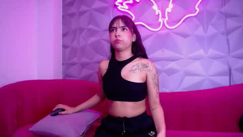 Daphne  online show from 03-03-26, 06:58