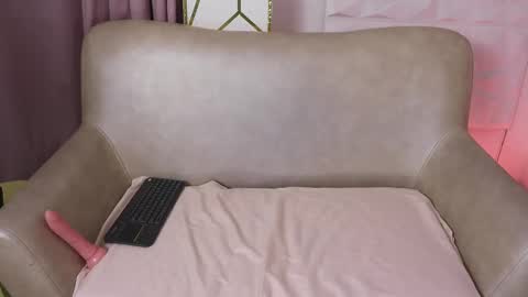 Daphne online show from 02-12-25, 08:07