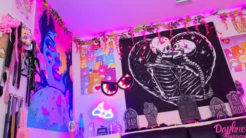 Snapshot of daphnemadison chatting on 10-19-25, 07:36 Daphne Madison online show from 10-19-25, 07:36