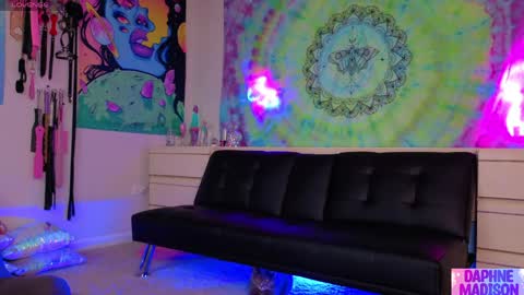Daphne Madison online show from 04-08-26, 09:15