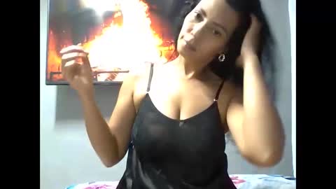 daphnerosses online show from 10-16-25, 02:40