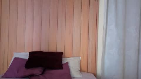 Daphne online show from 10-04-25, 04:21