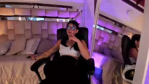 Daphne online show from 09-11-25, 12:38