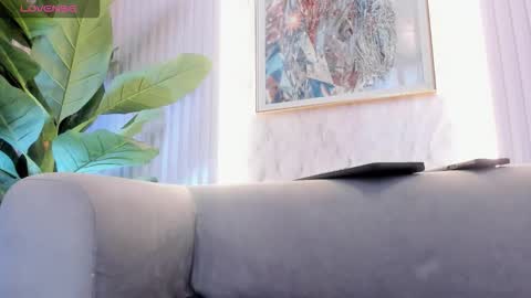 Snapshot of dara_petite_ chatting on 11-02-25, 12:07 online show from 11-02-25, 12:07