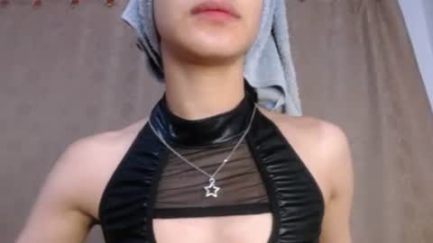 Snapshot of darasweet20 chatting on 06-24-26, 11:15 DARA online show from 06-24-26, 11:15