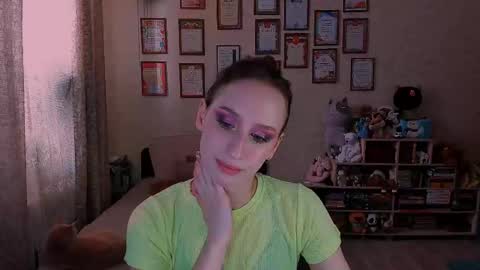 Darcy Siren online show from 02-06-25, 09:22