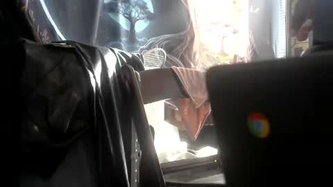Snapshot of darichrichardson chatting on 12-11-24, 07:14 Betty and Robert Play time online show from 12-11-24, 07:14