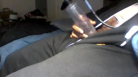 Snapshot of darichrichardson chatting on 02-03-25, 02:58 Betty and Robert Play time online show from 02-03-25, 02:58
