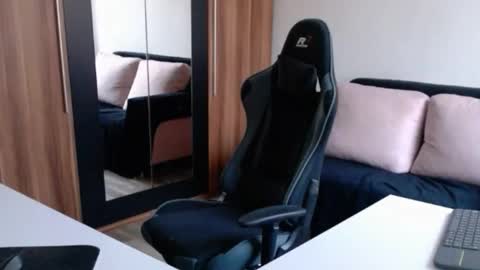 Snapshot of darius_94 chatting on 09-15-25, 05:51 darius_94 online show from 09-15-25, 05:51