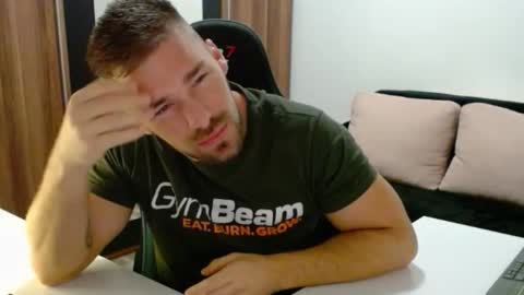 Snapshot of darius_94 chatting on 10-05-25, 03:49 darius_94 online show from 10-05-25, 03:49