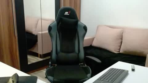 Snapshot of darius_94 chatting on 10-12-25, 05:17 darius_94 online show from 10-12-25, 05:17