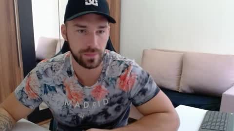 Snapshot of darius_94 chatting on 10-20-25, 06:14 darius_94 online show from 10-20-25, 06:14