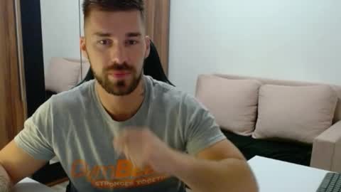 Snapshot of darius_94 chatting on 10-27-25, 03:54 darius_94 online show from 10-27-25, 03:54