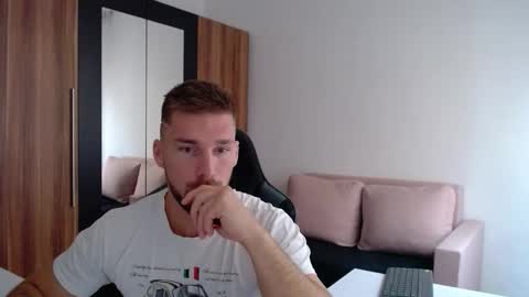 Snapshot of darius_94 chatting on 11-08-25, 10:48 darius_94 online show from 11-08-25, 10:48