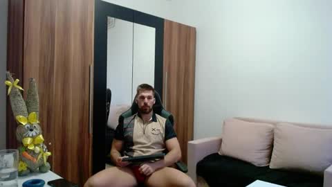 darius_94 online show from 04-06-26, 04:46