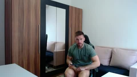 darius_94 online show from 05-01-26, 05:56