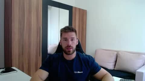 darius_94 online show from 05-05-26, 04:09