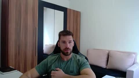 darius_94 online show from 05-10-26, 07:13