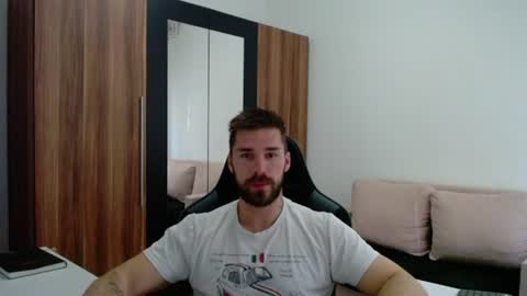 darius_94 online show from 06-16-26, 06:38