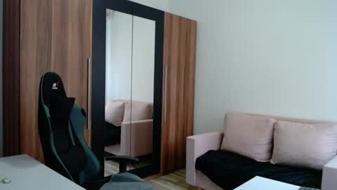 darius_94 online show from 06-22-26, 04:31