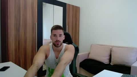 darius_94 online show from 06-24-26, 09:08