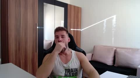 darius_94 online show from 06-25-26, 04:45