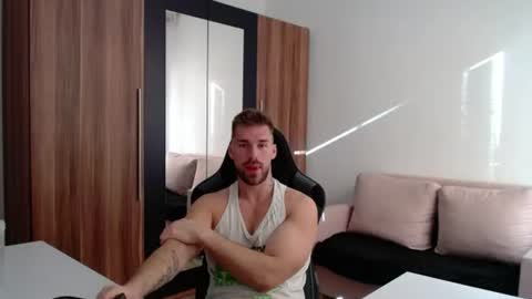 darius_94 online show from 06-25-26, 05:12