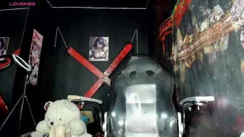 dark_doll5 online show from 12-04-25, 11:13