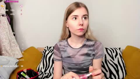 Ester online show from 05-21-26, 10:44