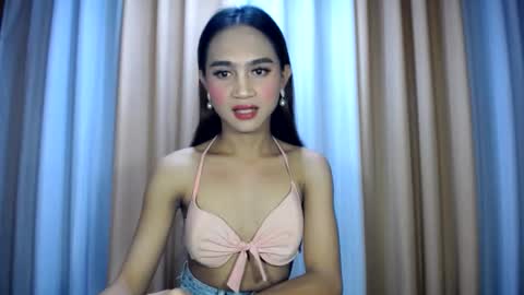 Snapshot of dark_hurohuro19 chatting on 05-29-26, 02:42 LIANNA online show from 05-29-26, 02:42