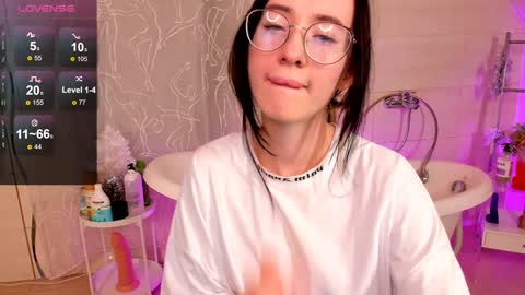 Lola online show from 12-28-24, 03:48