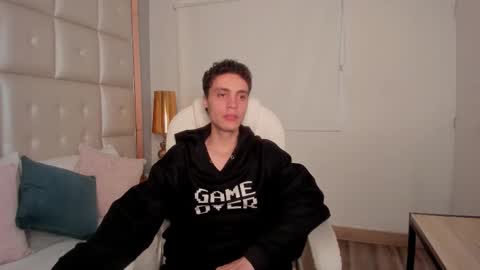 dark_sun333 online show from 10-02-25, 09:44