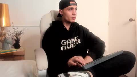 dark_sun333 online show from 01-18-26, 09:29