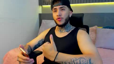 Snapshot of darkgoldengaze chatting on 11-13-25, 02:49 Dark online show from 11-13-25, 02:49