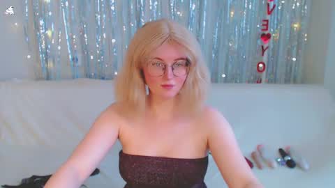 Kelly online show from 03-09-25, 09:13