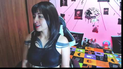 Hi Im Yuri  independent modelhelp me get my 111 hands upuwu online show from 11-27-25, 07:27