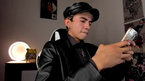 Snapshot of darkodark0 chatting on 10-24-25, 09:33 Darko online show from 10-24-25, 09:33