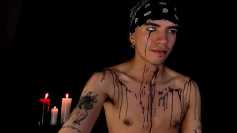 Snapshot of darkodark0 chatting on 10-31-25, 11:28 Darko online show from 10-31-25, 11:28