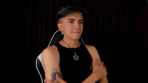 Snapshot of darkodark0 chatting on 11-03-25, 10:32 Darko online show from 11-03-25, 10:32