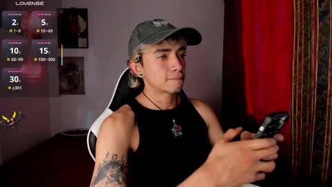 Snapshot of darkodark0 chatting on 02-25-26, 10:19 Darko online show from 02-25-26, 10:19