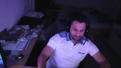 Snapshot of darkschneider_ chatting on 09-30-25, 05:34 darkschneider_ online show from 09-30-25, 05:34