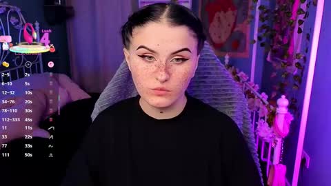 Snapshot of darksh1ne chatting on 09-28-25, 03:06 Shine online show from 09-28-25, 03:06