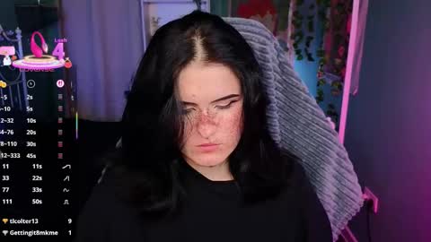 Snapshot of darksh1ne chatting on 10-18-25, 05:32 Shine online show from 10-18-25, 05:32