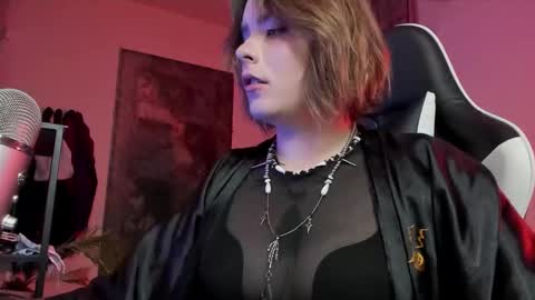 Miss Tailor  online show from 10-27-25, 03:49