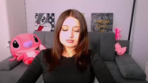 Snapshot of darksidelove_ chatting on 04-19-26, 04:28 Amelie online show from 04-19-26, 04:28