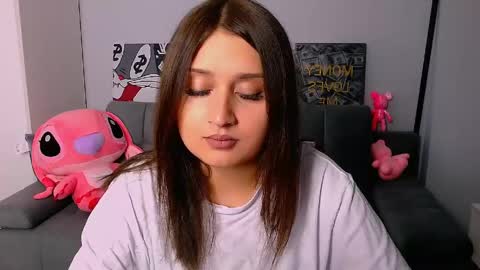 Snapshot of darksidelove_ chatting on 04-21-26, 04:34 Amelie online show from 04-21-26, 04:34