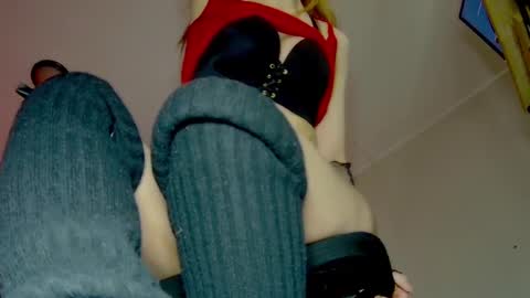 Snapshot of darkskullmistress chatting on 01-13-25, 06:27 roseredgoddess online show from 01-13-25, 06:27